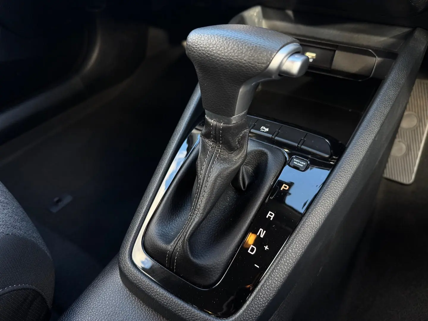 2021 Kia Stonic Gallery Image 14