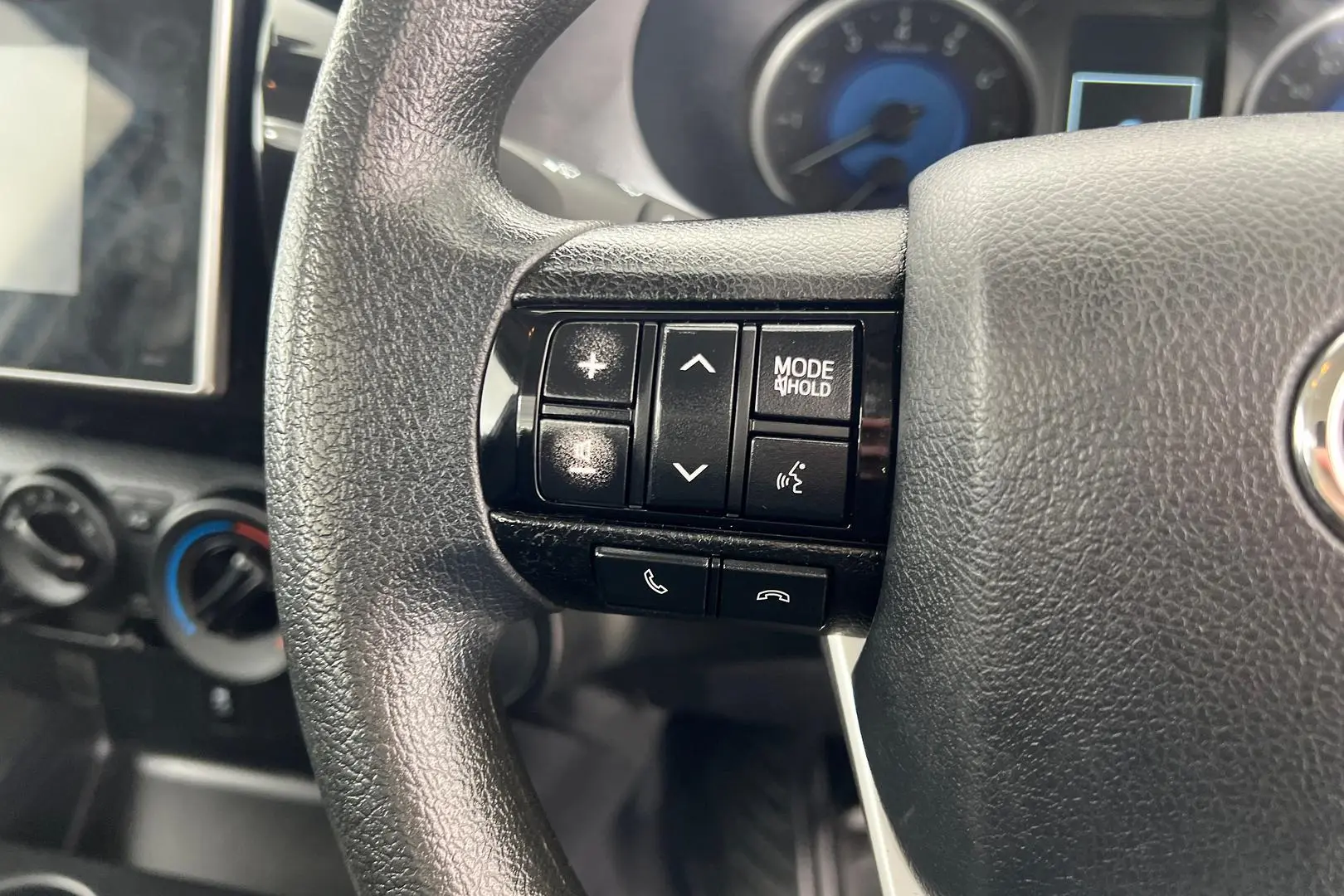 2020 Toyota Hilux Gallery Image 17