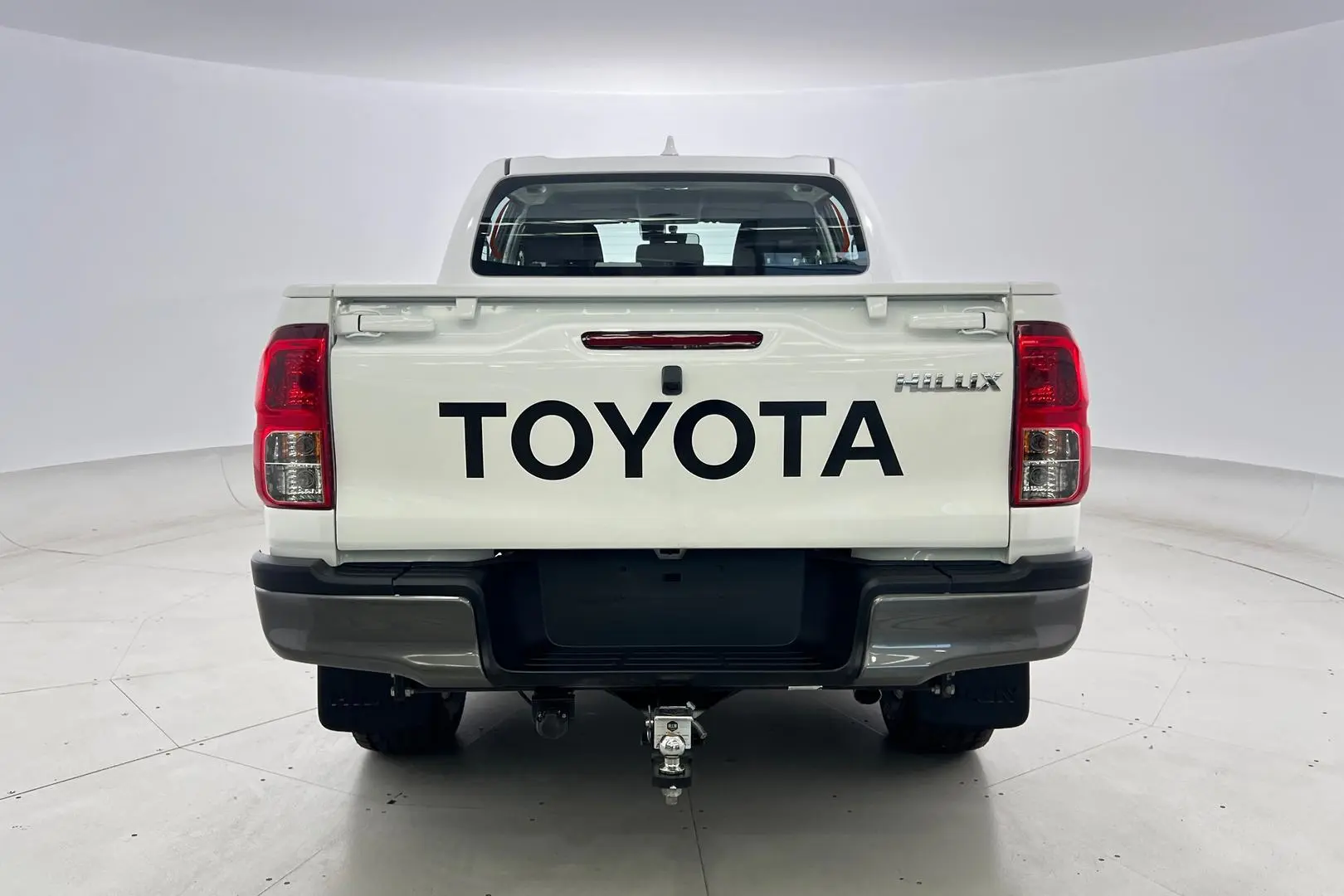 2022 Toyota Hilux Gallery Image 6