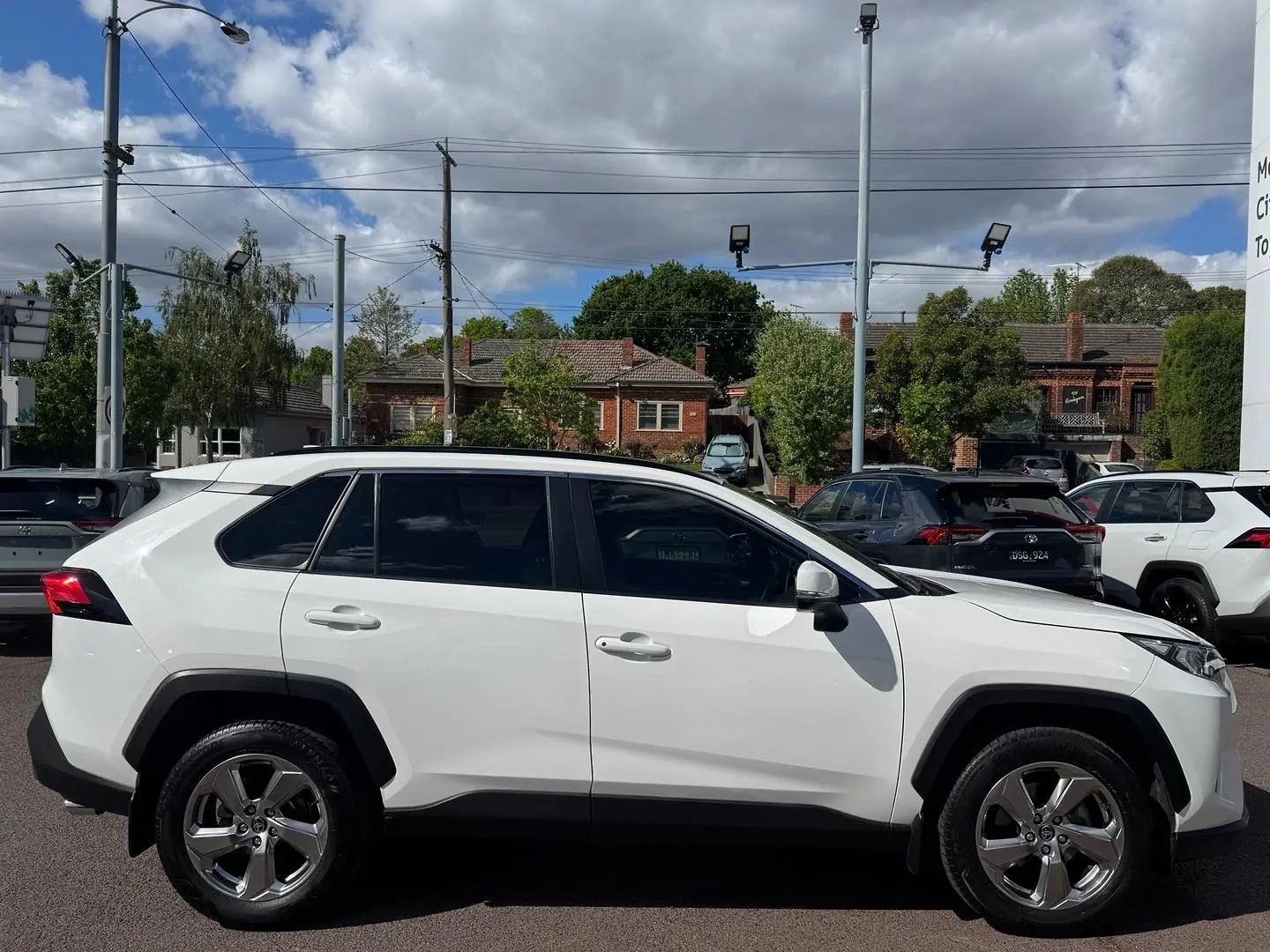 2021 Toyota RAV4 Gallery Image 3