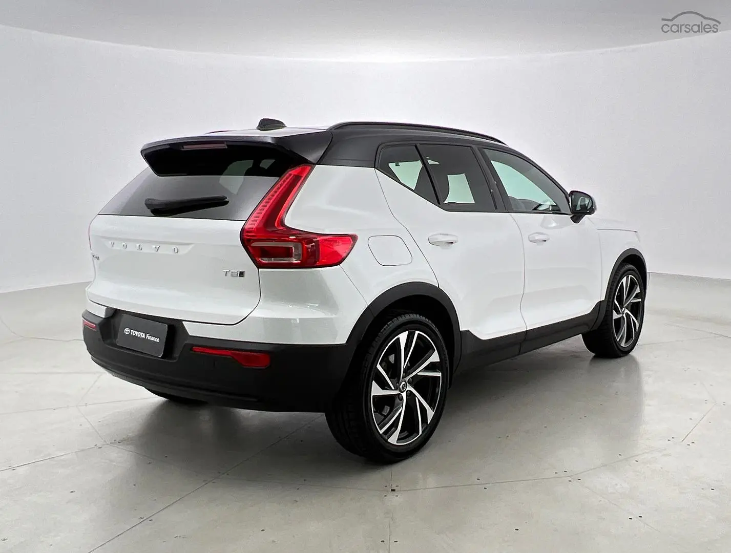 2022 Volvo XC40 Image 3