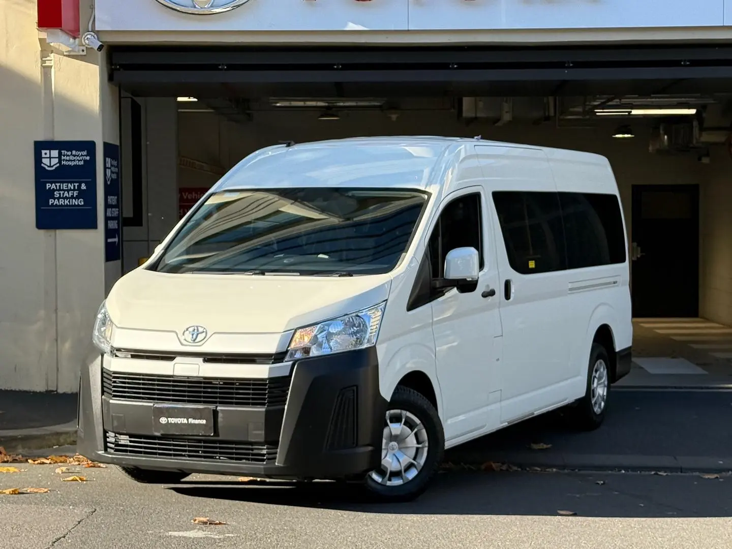 2020 Toyota Hiace Gallery Image 5