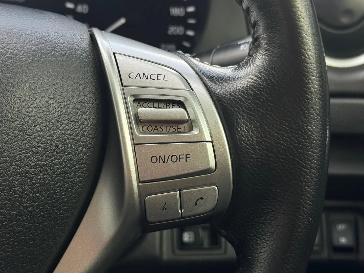 2020 Nissan Navara Gallery Image 23