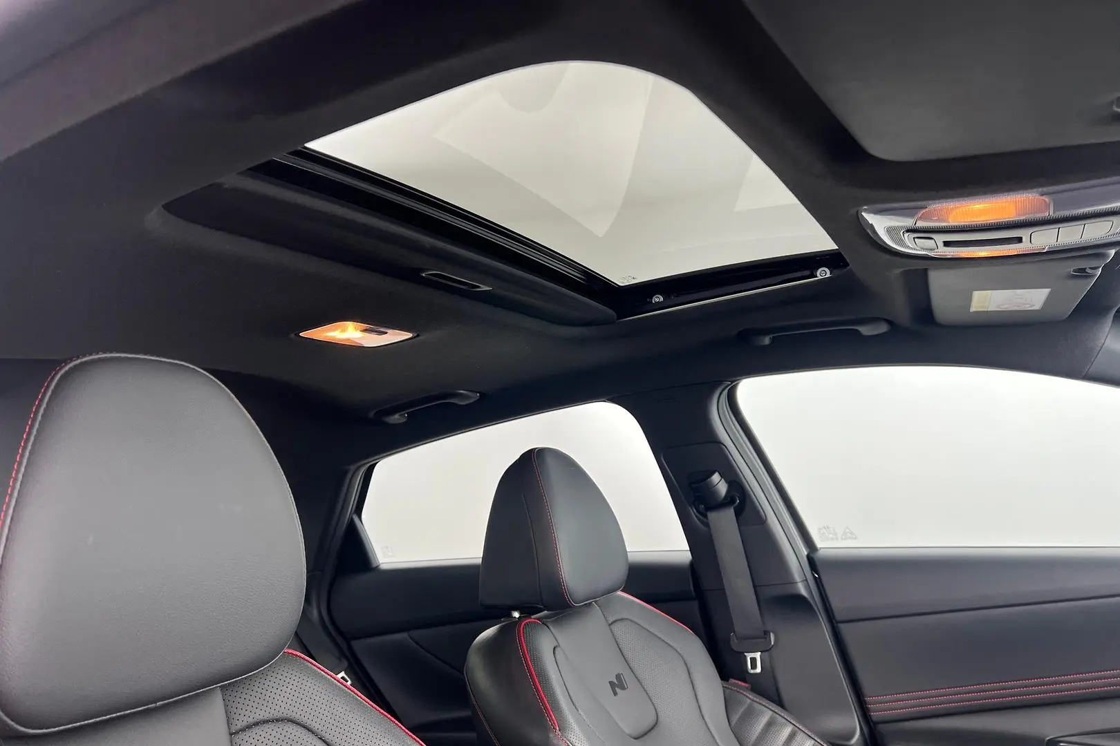 2021 Hyundai i30 Gallery Image 3