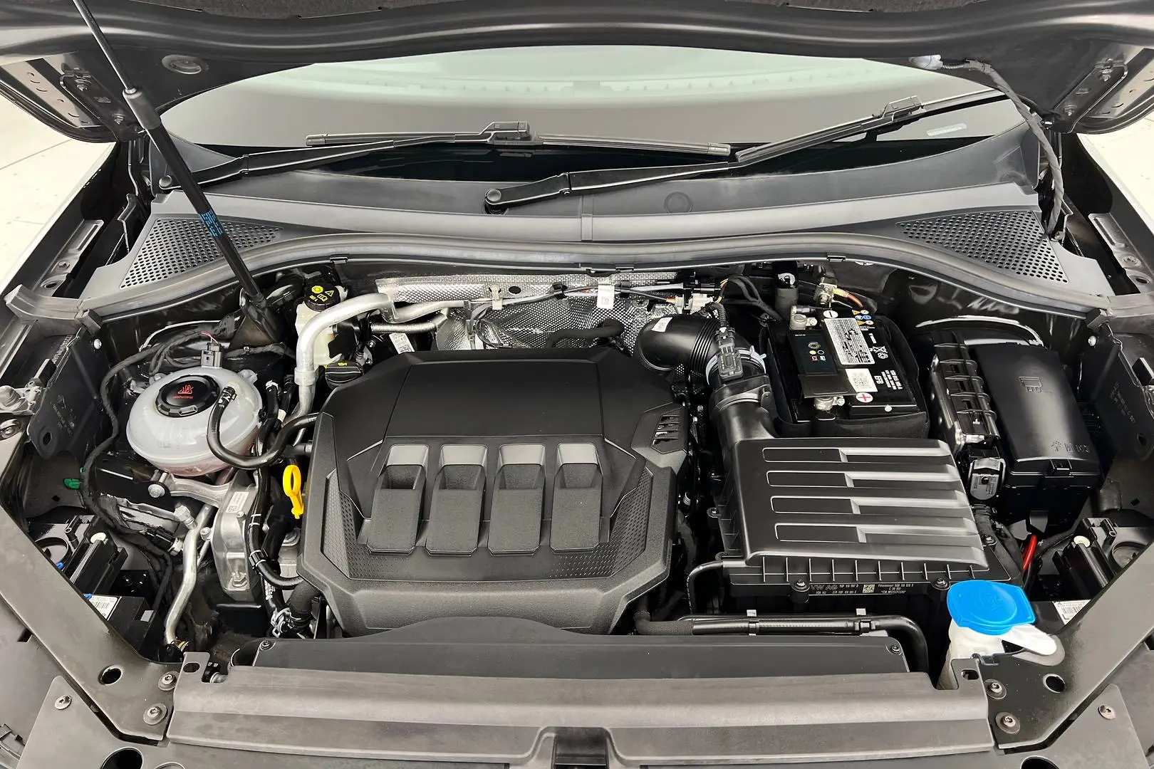 2021 Volkswagen Tiguan Gallery Image 22