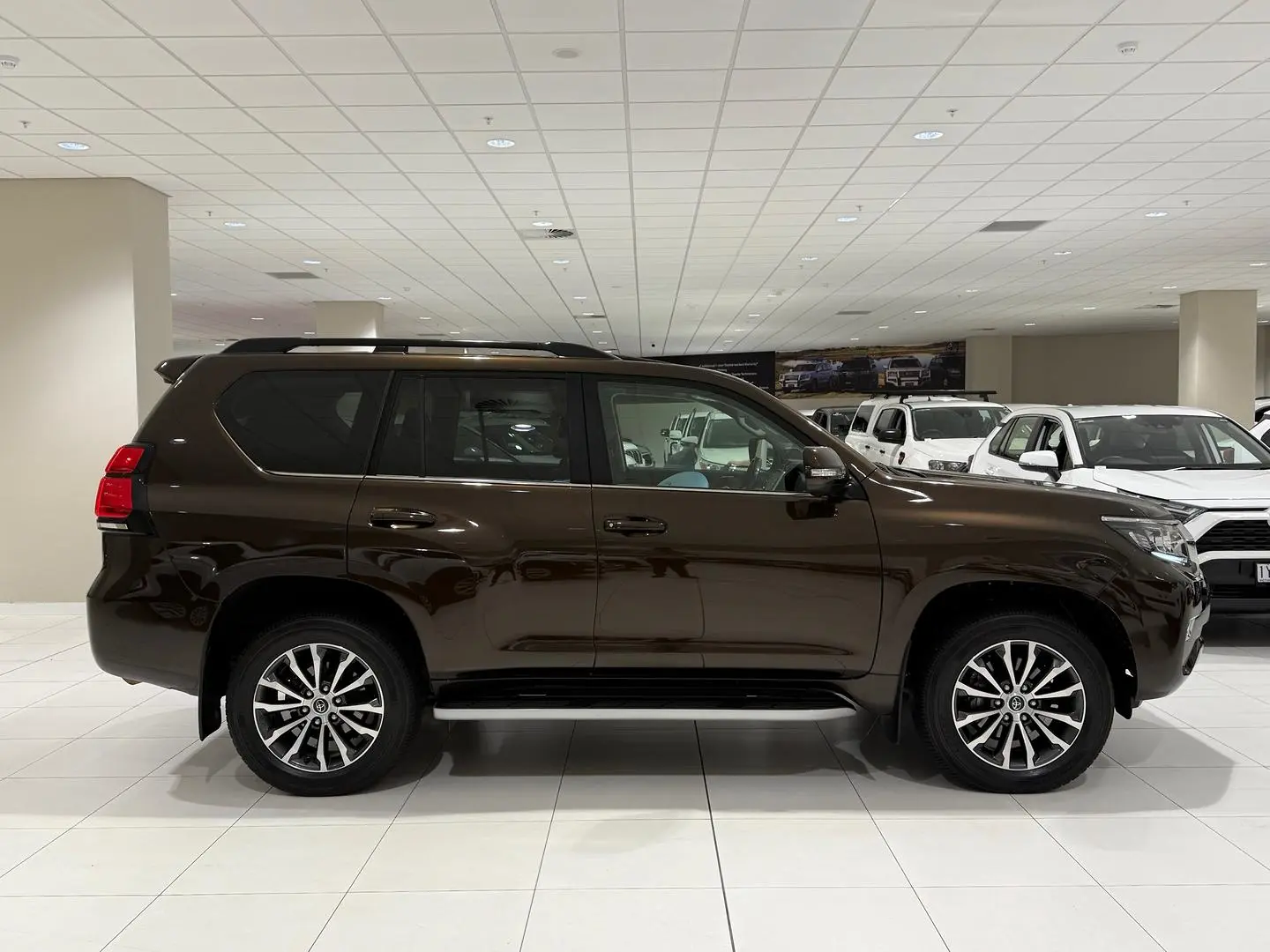 2023 Toyota Landcruiser Prado Gallery Image 2