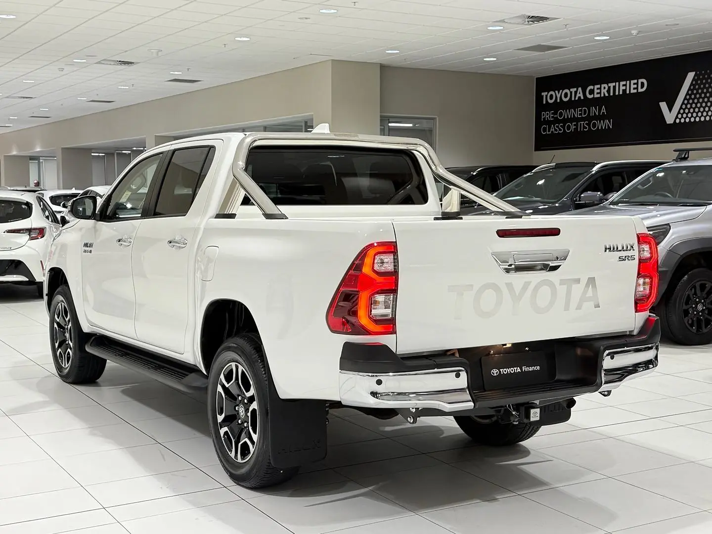 2023 Toyota Hilux Gallery Image 7