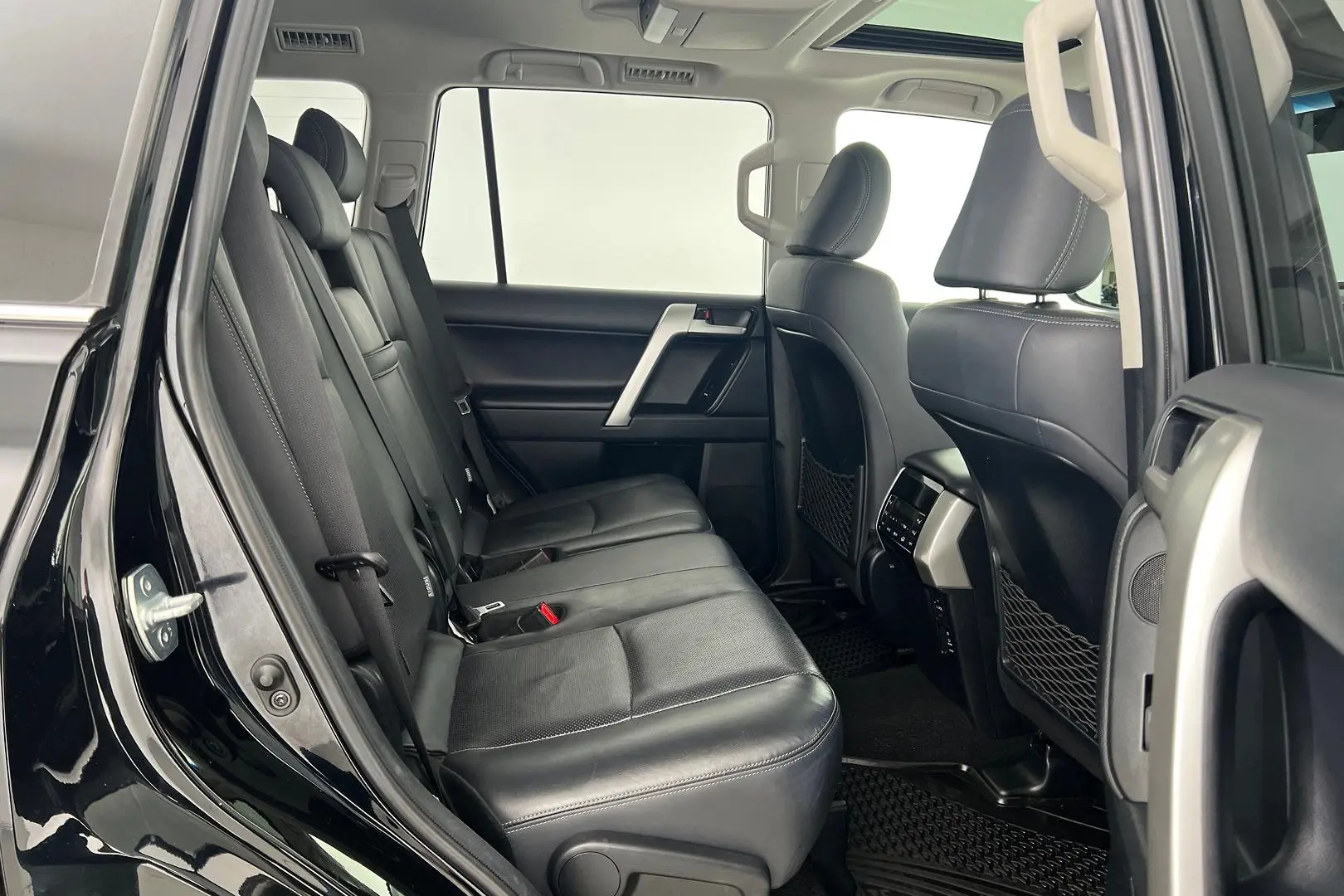 2018 Toyota Landcruiser Prado Gallery Image 12