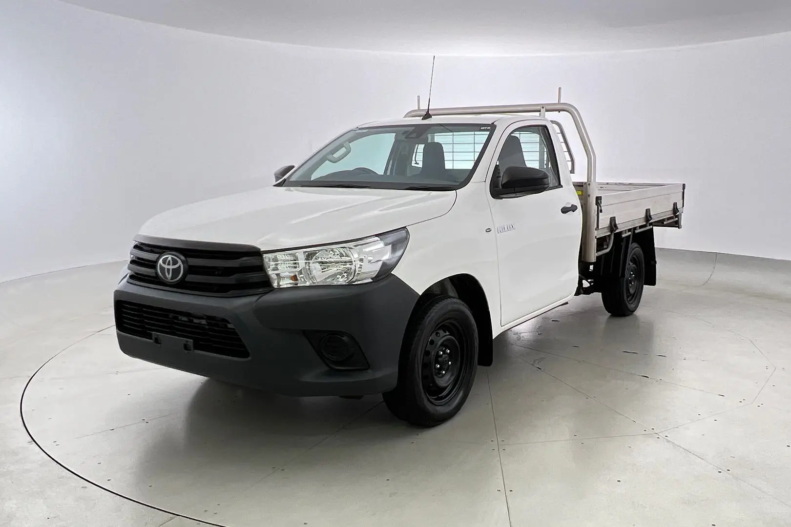 2021 Toyota Hilux Gallery Image 4