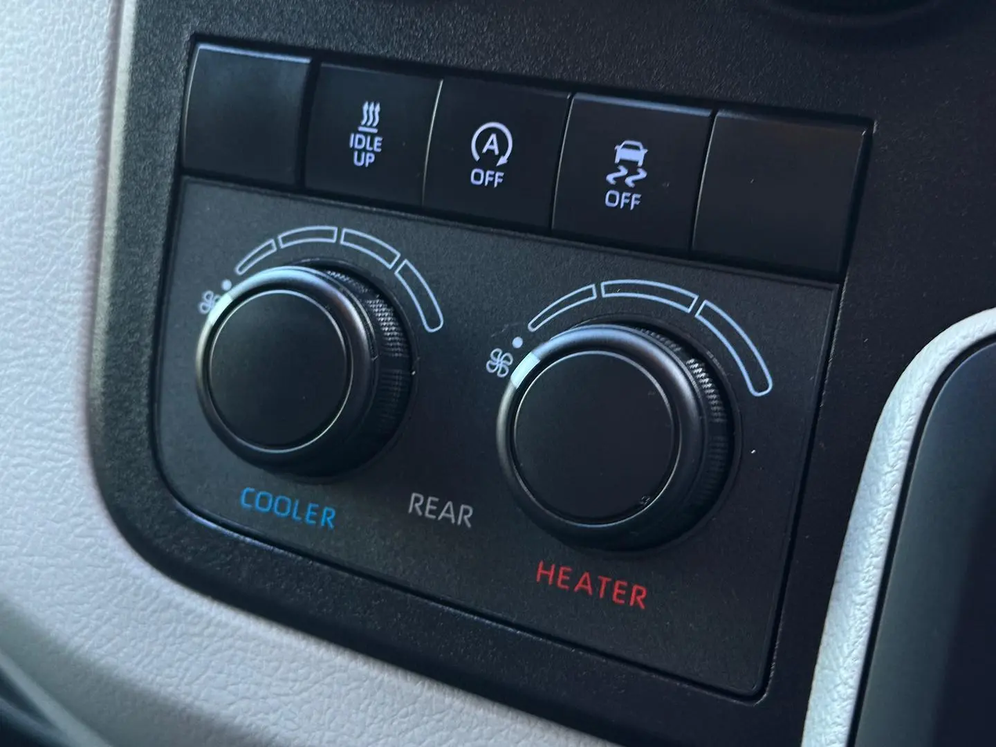 2021 Toyota Hiace Gallery Image 22