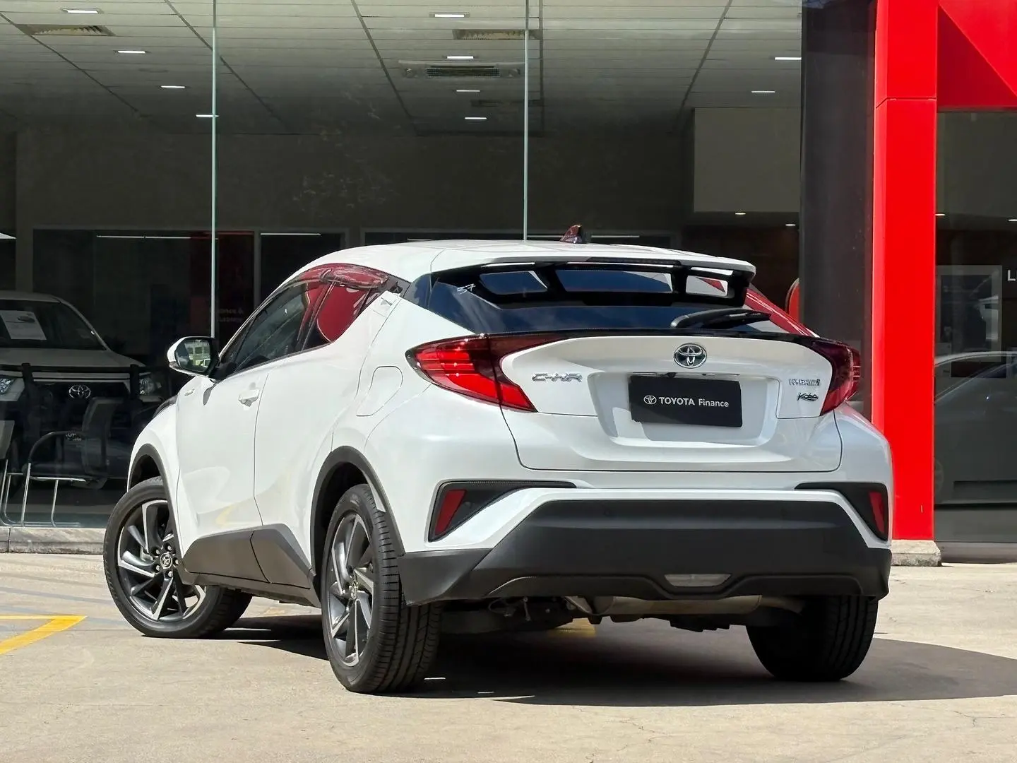2022 Toyota C-HR Gallery Image 10