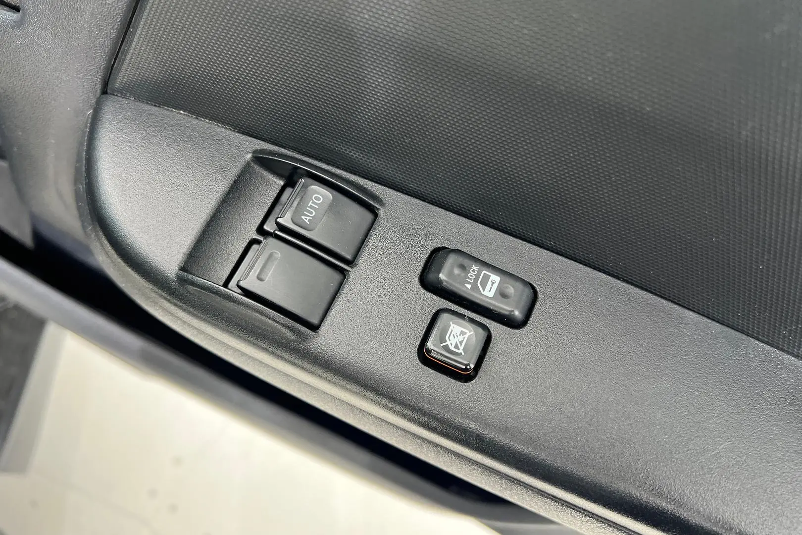2018 Toyota Hiace Gallery Image 16