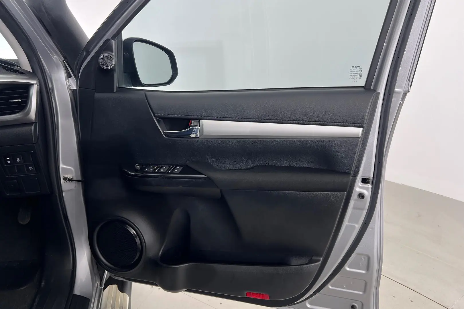 2022 Toyota Hilux Gallery Image 12