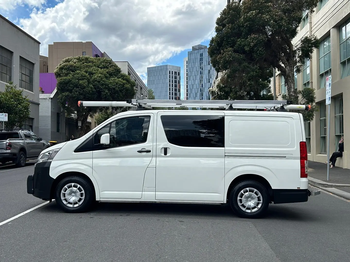 2022 Toyota Hiace Gallery Image 9