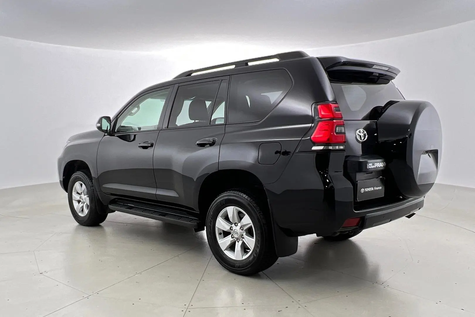 2018 Toyota Landcruiser Prado Gallery Image 7