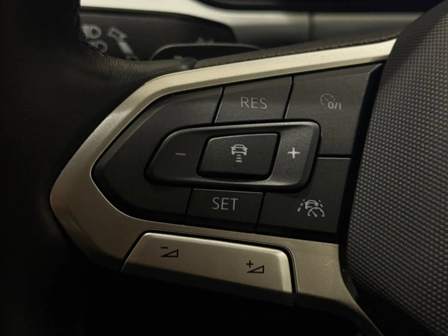 2023 Volkswagen T-Roc Gallery Image 22