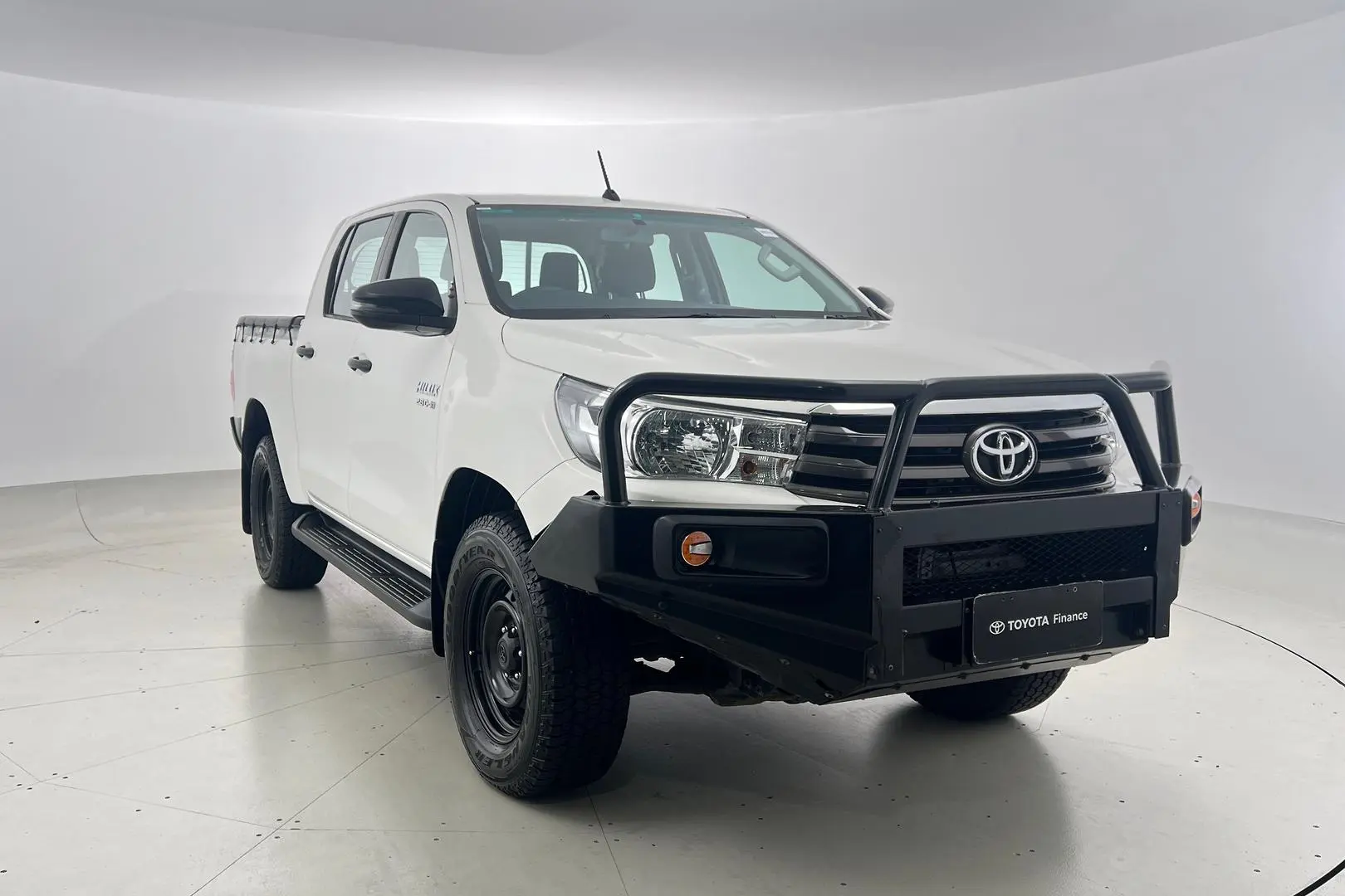 2017 Toyota Hilux Gallery Image 1