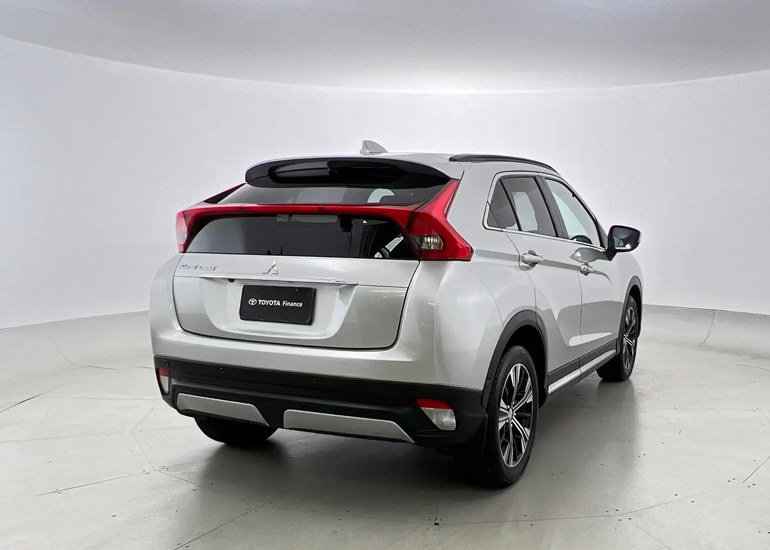 2019 Mitsubishi Eclipse Cross Image 3