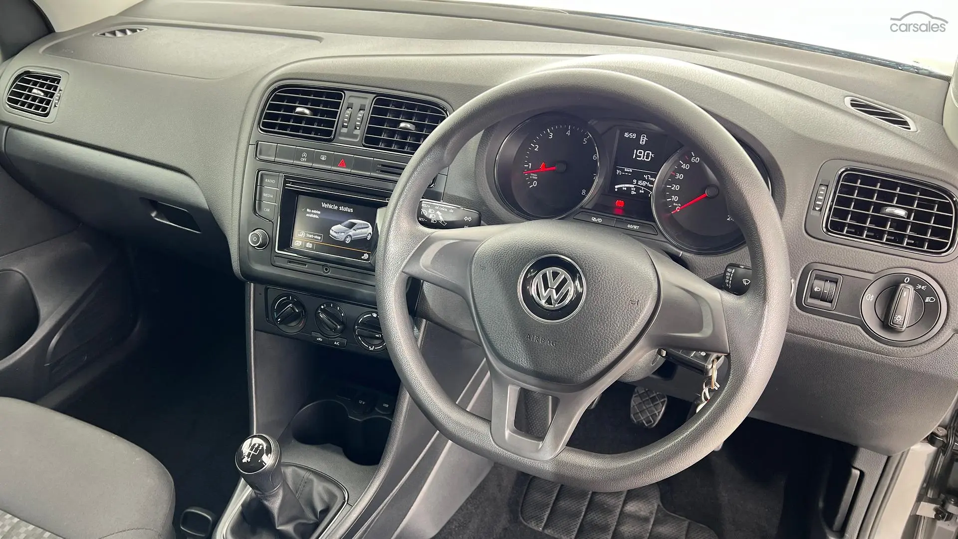 2015 Volkswagen Polo Image 3