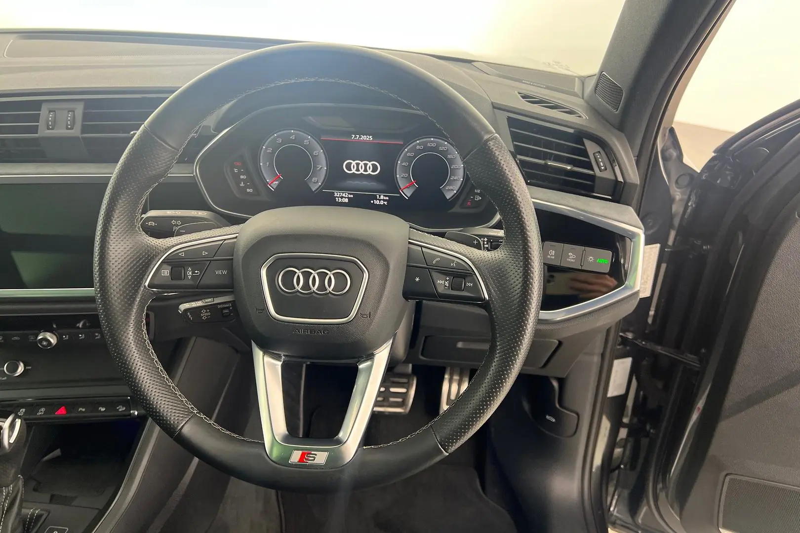 2021 Audi Q3 Gallery Image 15