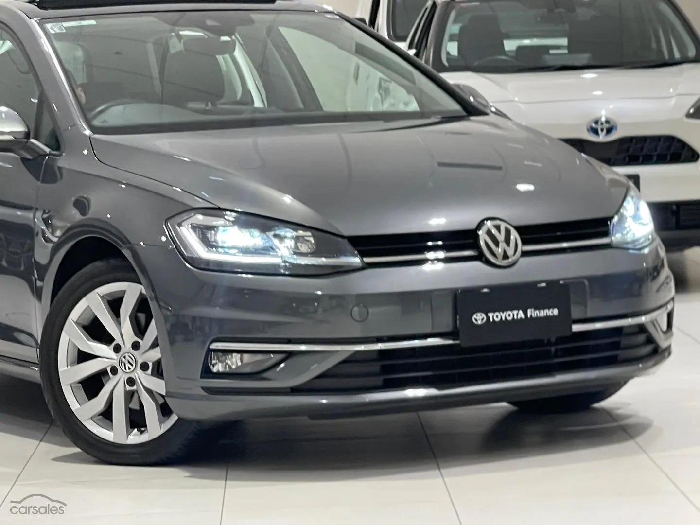 2020 Volkswagen Golf Image 3