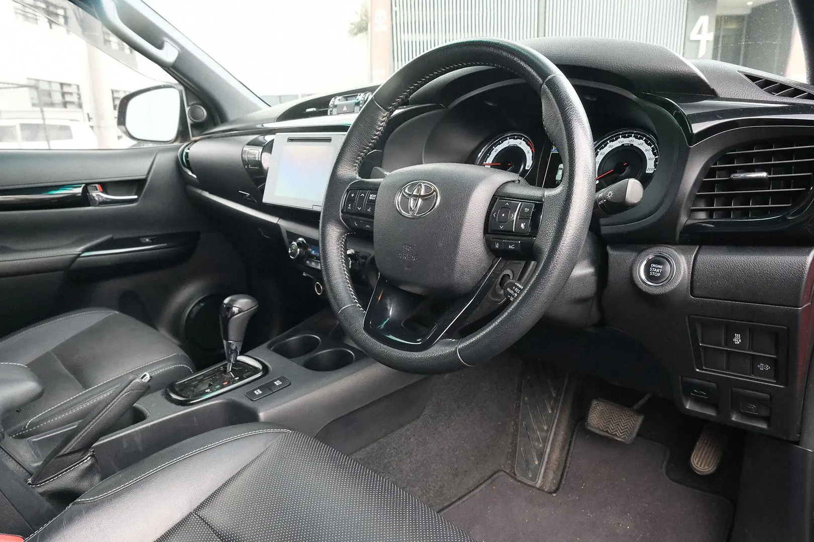 2020 Toyota Hilux Gallery Image 7