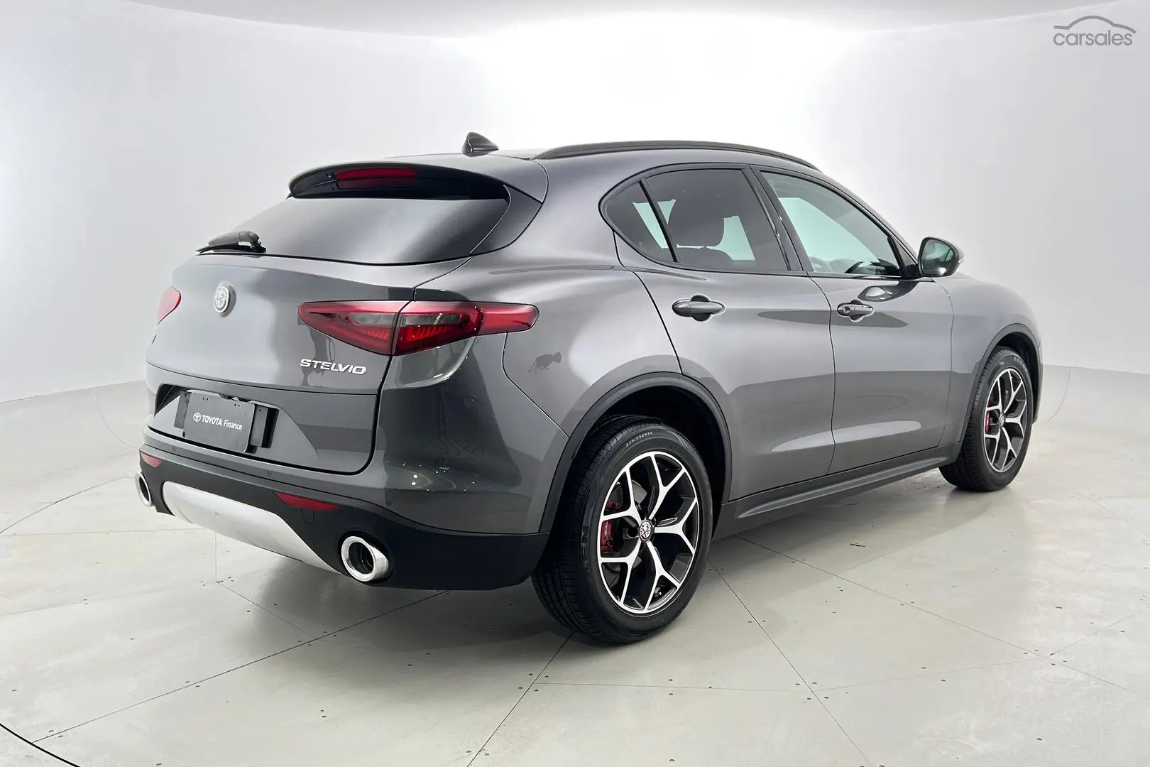 2018 Alfa Romeo Stelvio Image 4