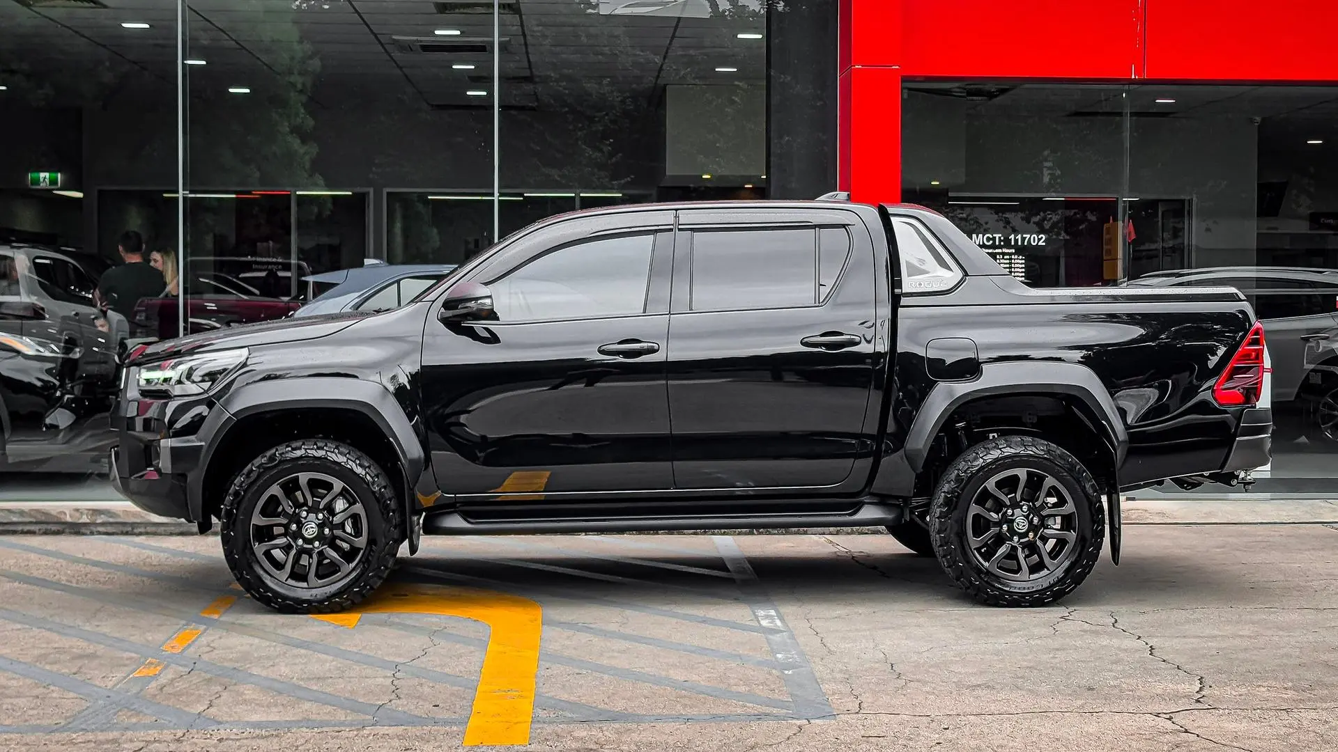 2022 Toyota Hilux Gallery Image 9