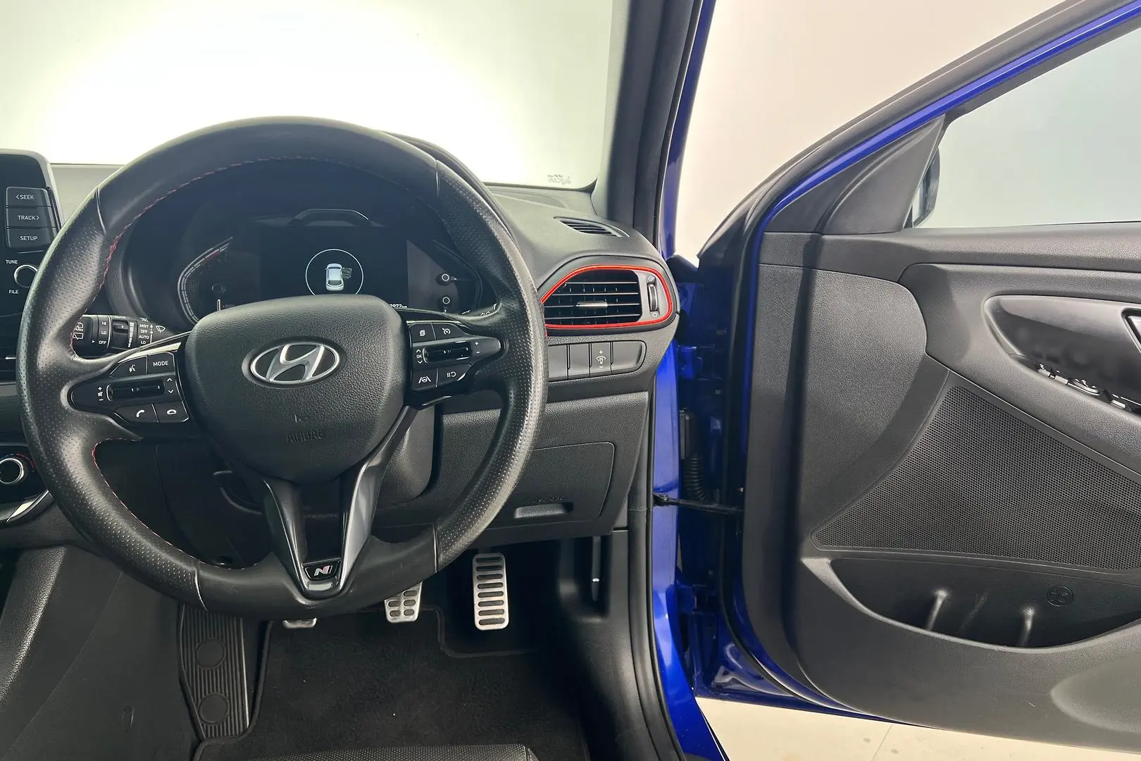 2020 Hyundai i30 Gallery Image 12