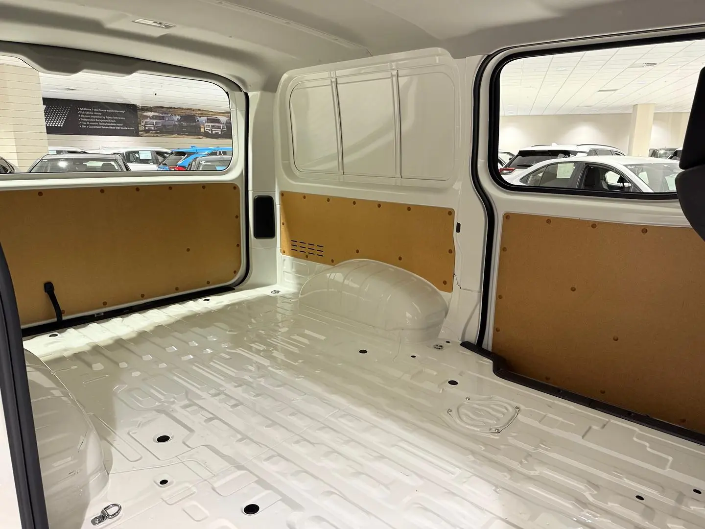 2022 Toyota Hiace Gallery Image 12