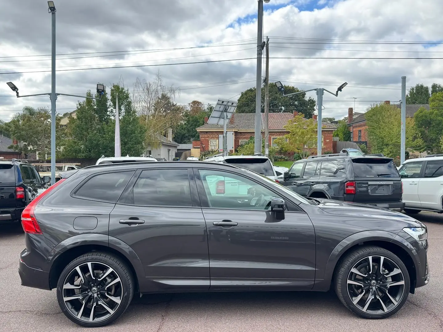 2022 Volvo XC60 Gallery Image 3
