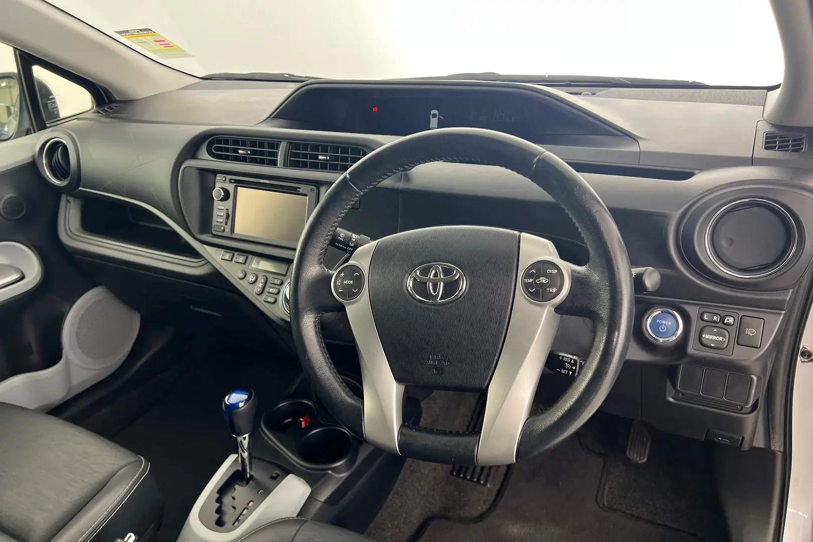 2013 Toyota Prius C Gallery Image 3