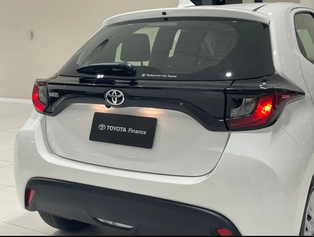 2020 Toyota Yaris Gallery Image 10