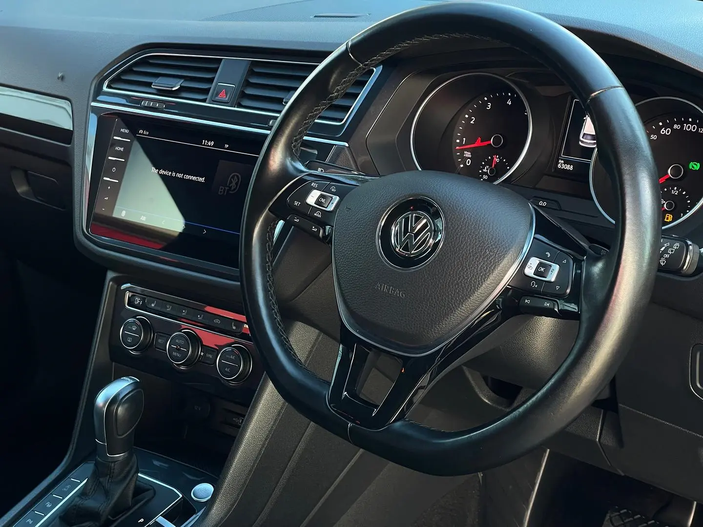 2018 Volkswagen Tiguan Gallery Image 12