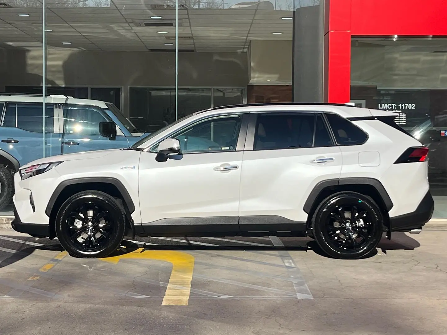 2024 Toyota RAV4 Gallery Image 7
