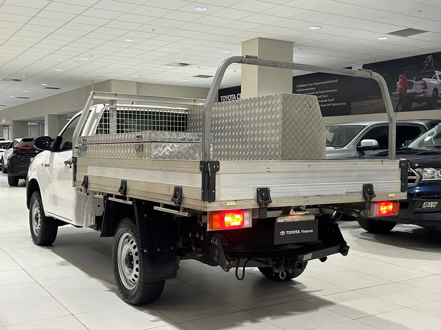 2020 Toyota Hilux Gallery Image 8