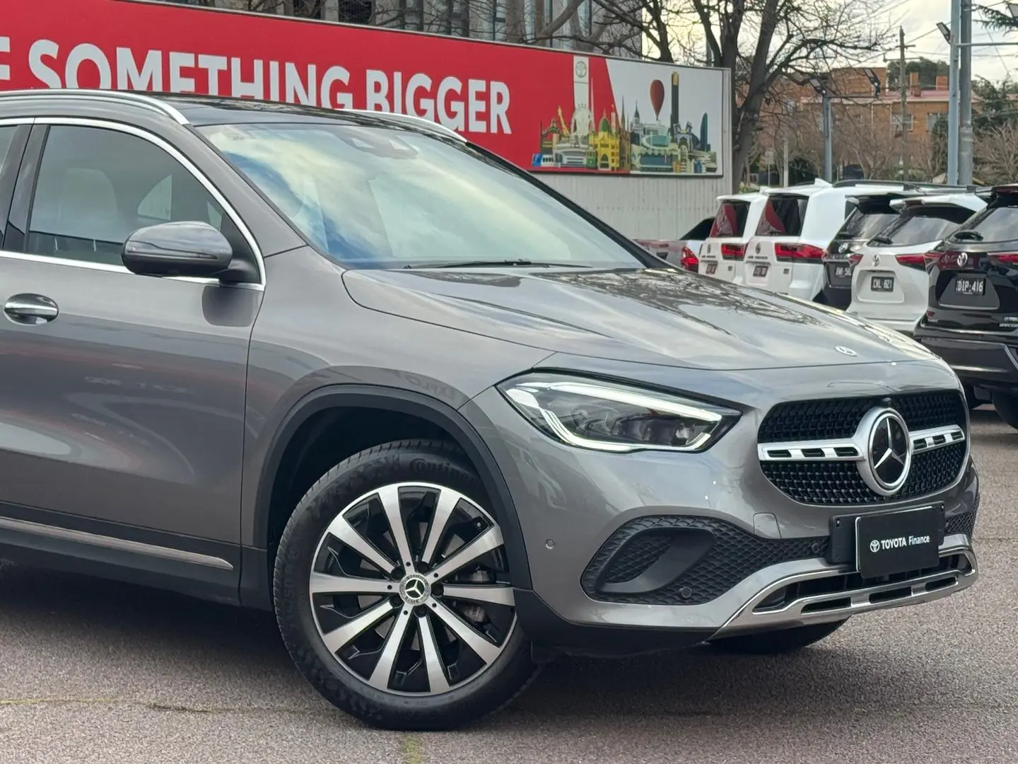 2021 Mercedes-Benz GLA-Class Gallery Image 2