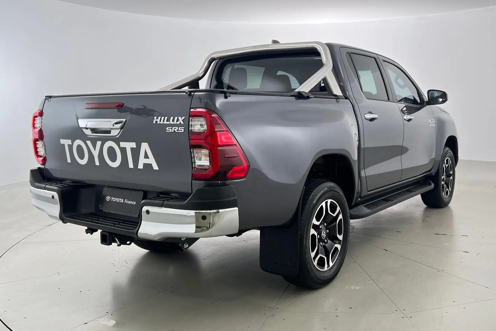 2023 Toyota Hilux Gallery Image 4