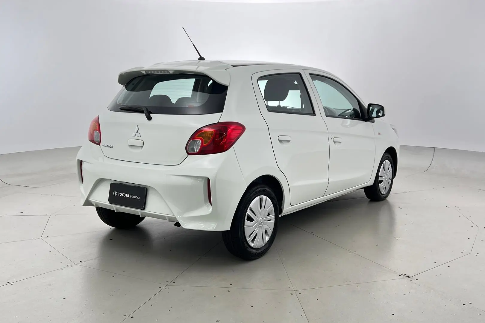 2020 Mitsubishi Mirage Gallery Image 4