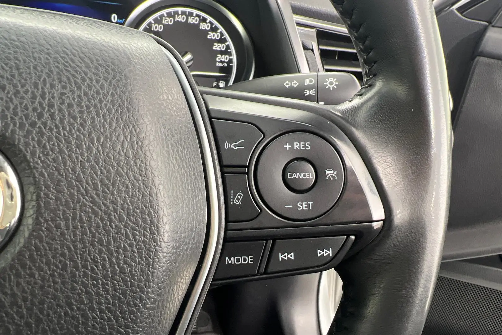 2019 Toyota Camry Gallery Image 18
