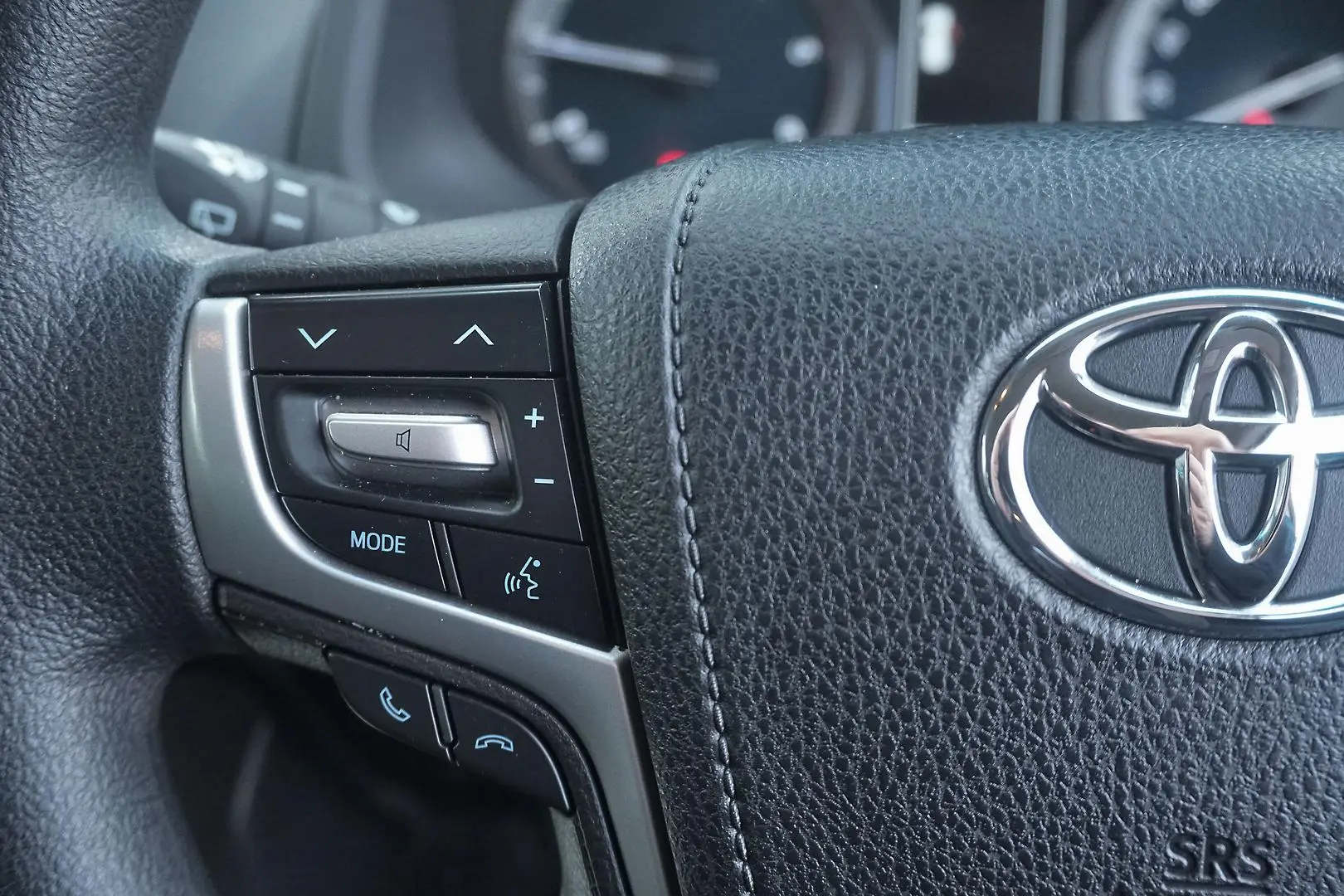 2020 Toyota Landcruiser Prado Gallery Image 9