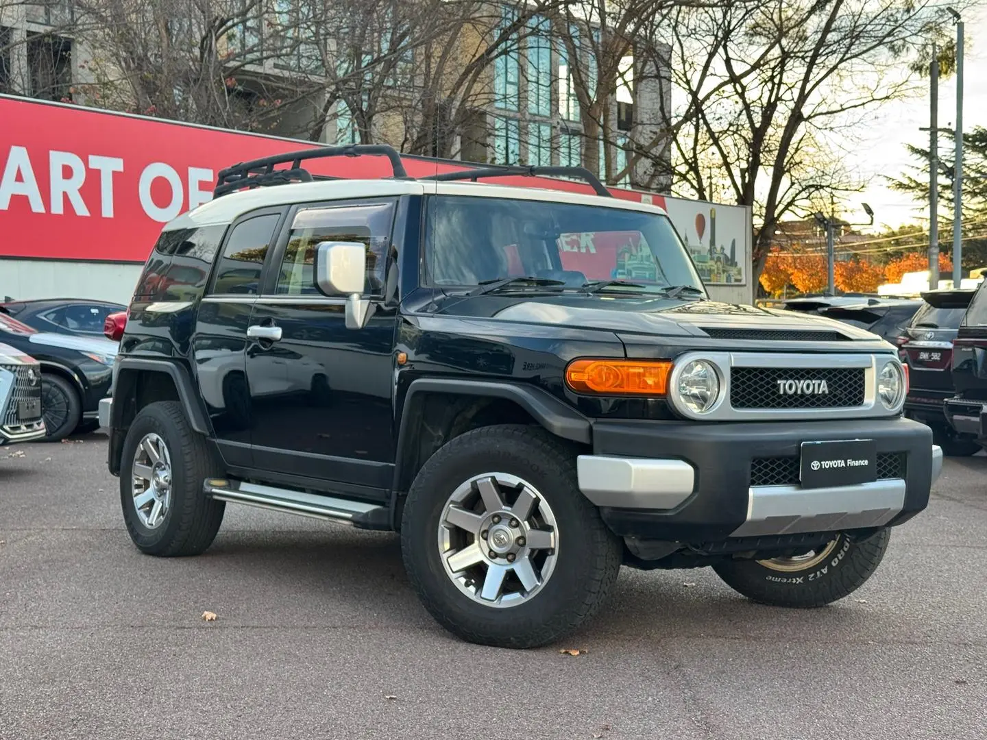2014 Toyota FJ Cruiser Gallery Image 1