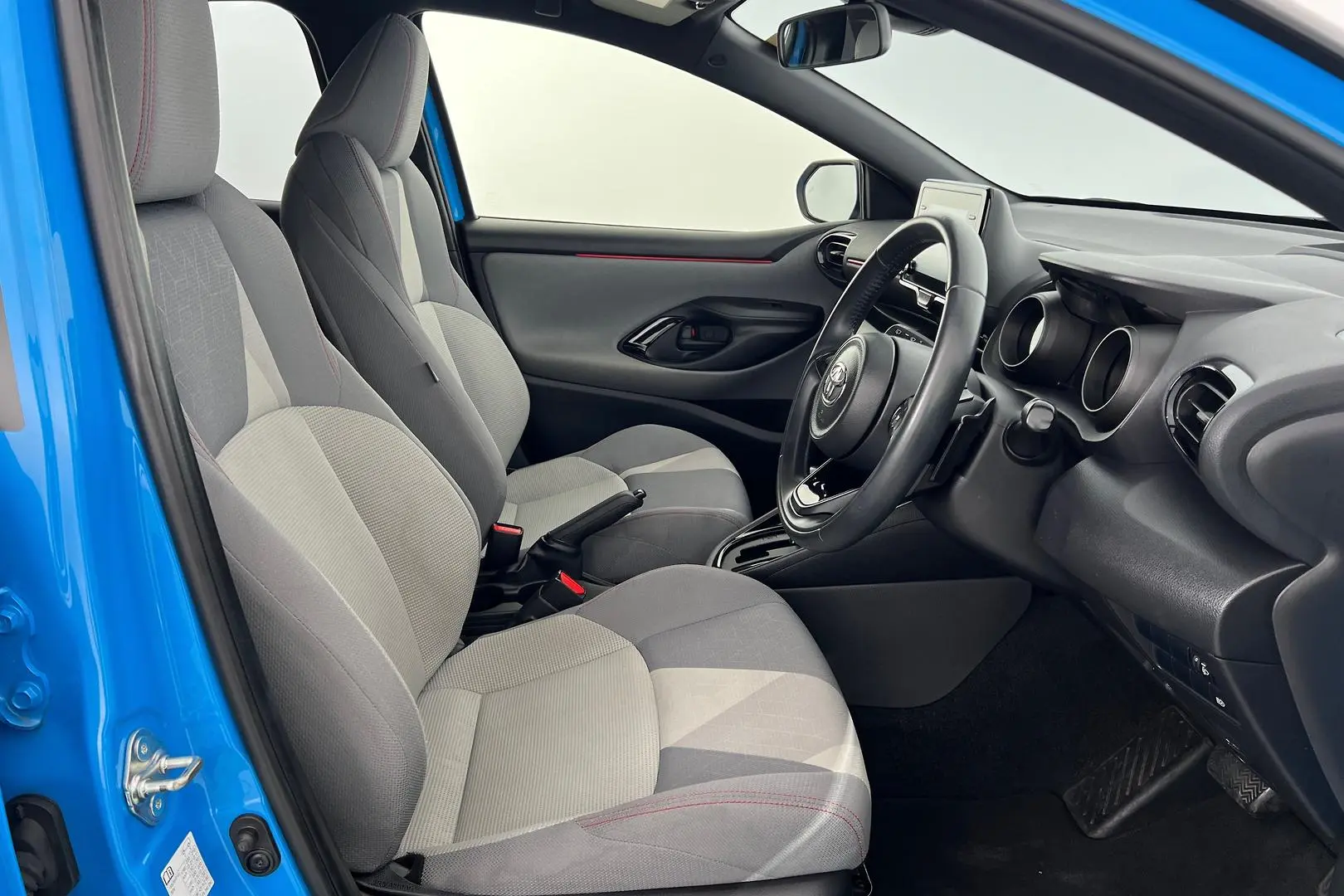 2021 Toyota Yaris Gallery Image 11