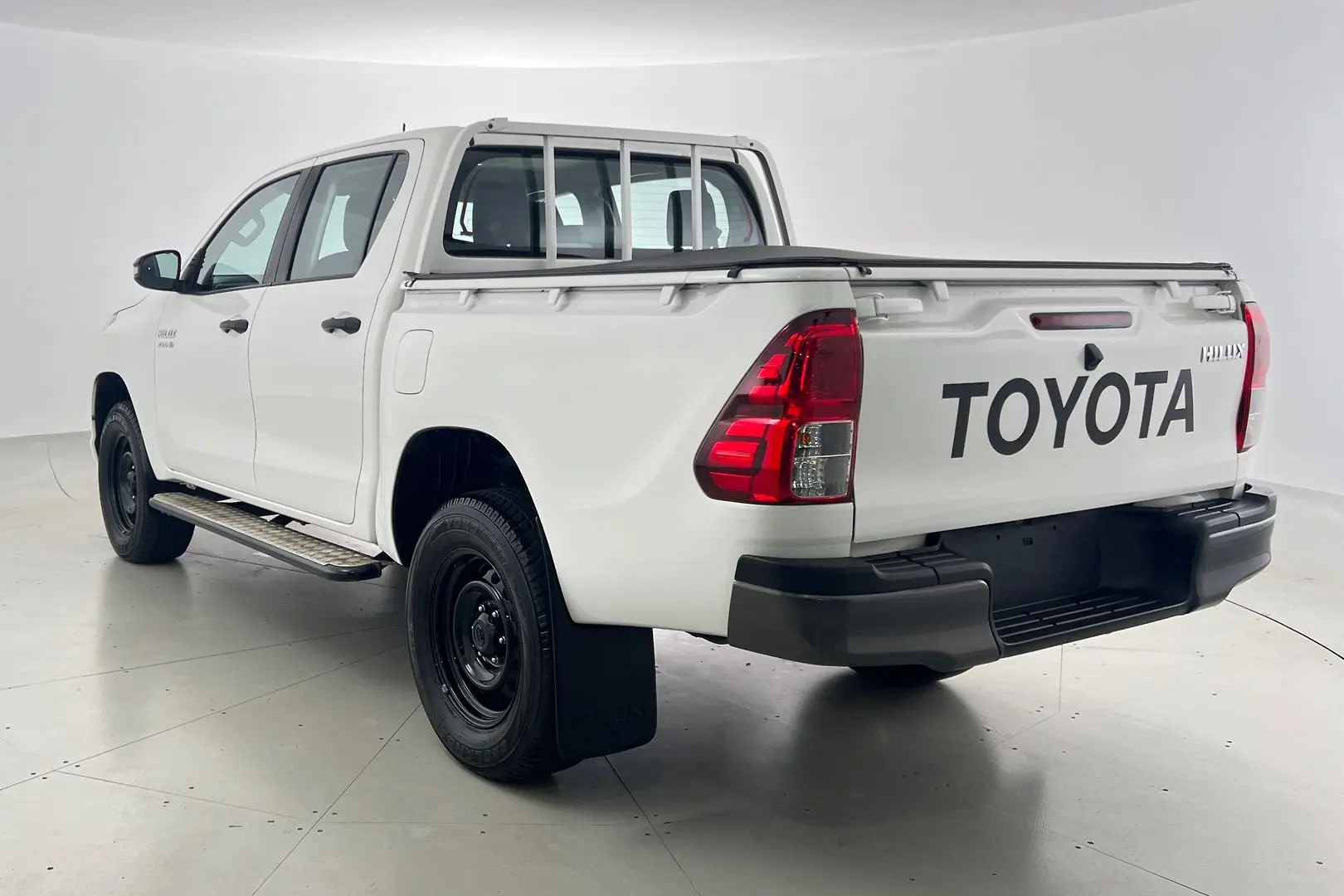 2018 Toyota Hilux Gallery Image 7