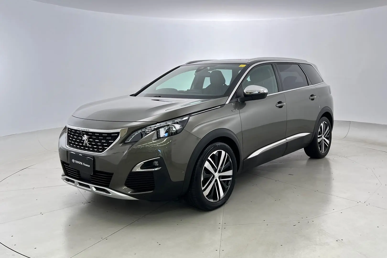 2019 Peugeot 5008 Gallery Image 8