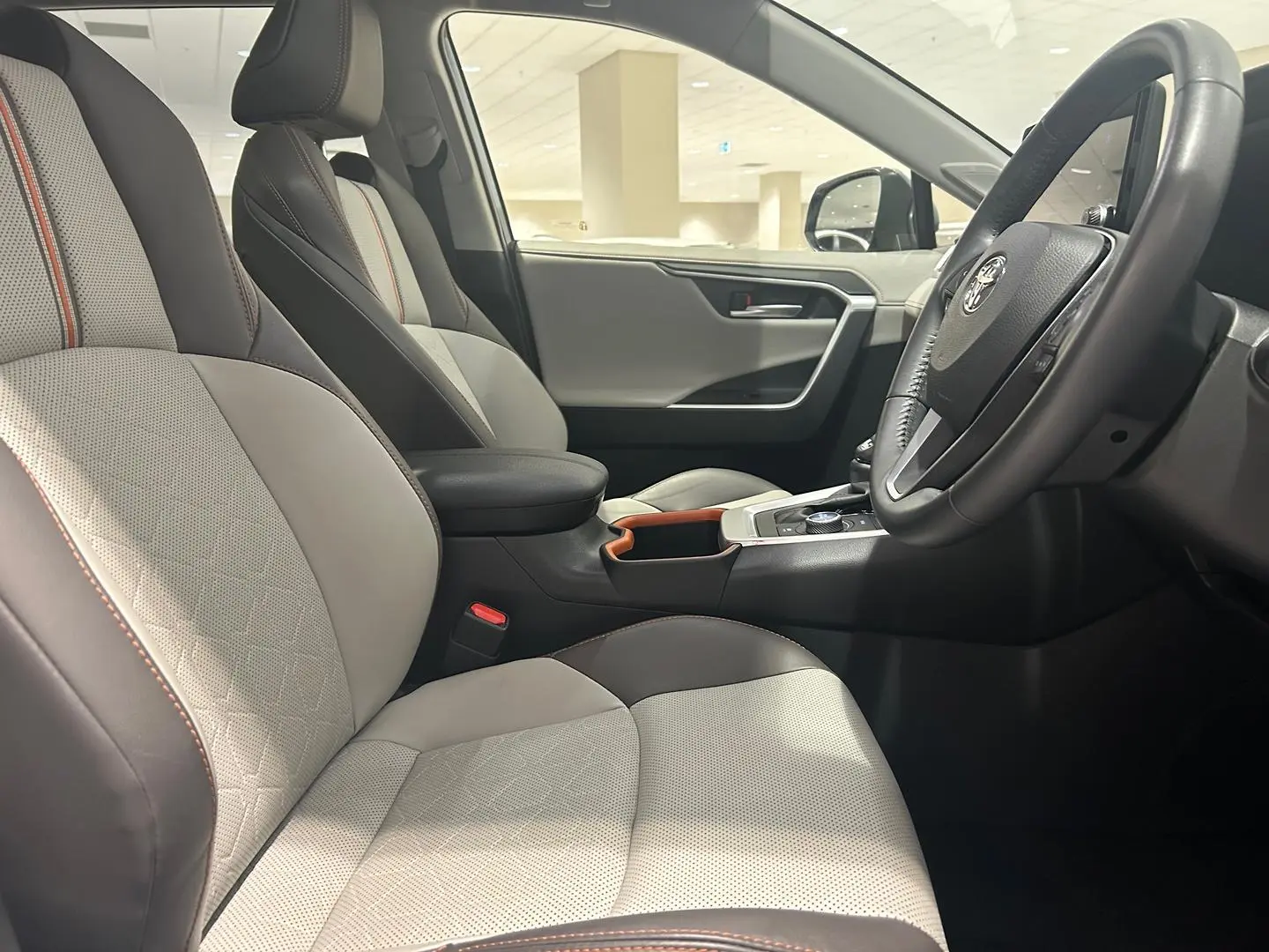 2024 Toyota RAV4 Gallery Image 12