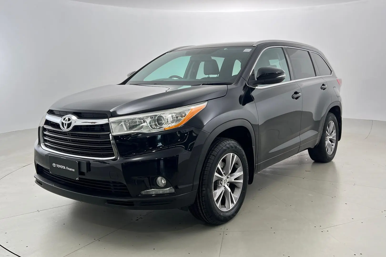 2014 Toyota Kluger Gallery Image 2