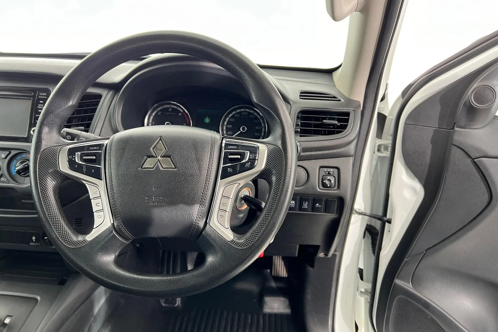 2020 Mitsubishi Triton Gallery Image 13