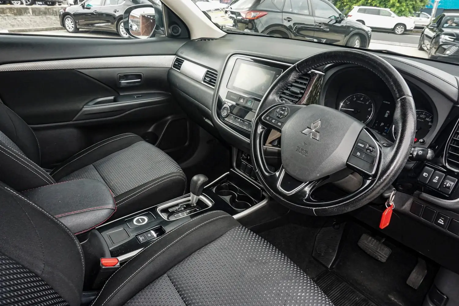 2016 Mitsubishi Outlander Gallery Image 6