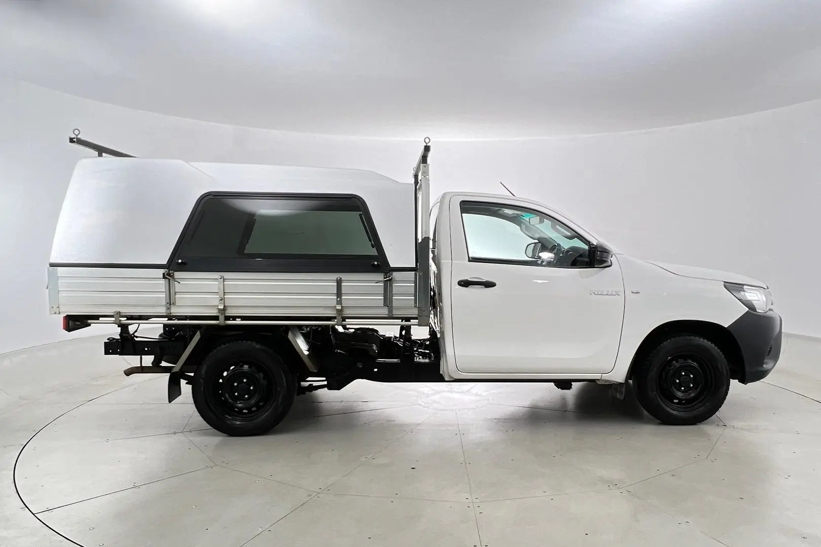 2018 Toyota Hilux Gallery Image 2